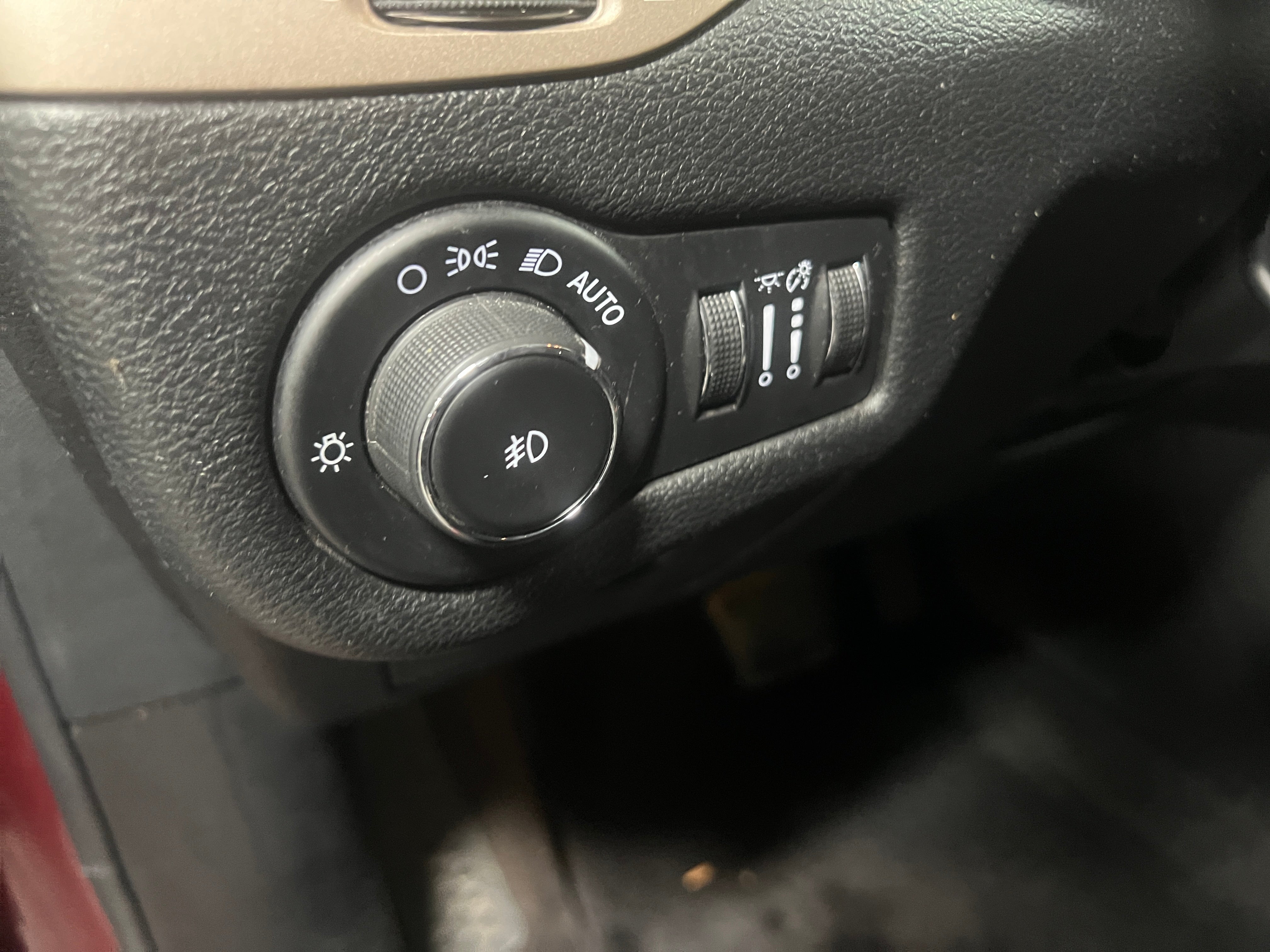 jeep cherokee 2018 1C4PJMCX3JD607550 image jeep cherokee 2018 1C4PJMCX3JD607550 image