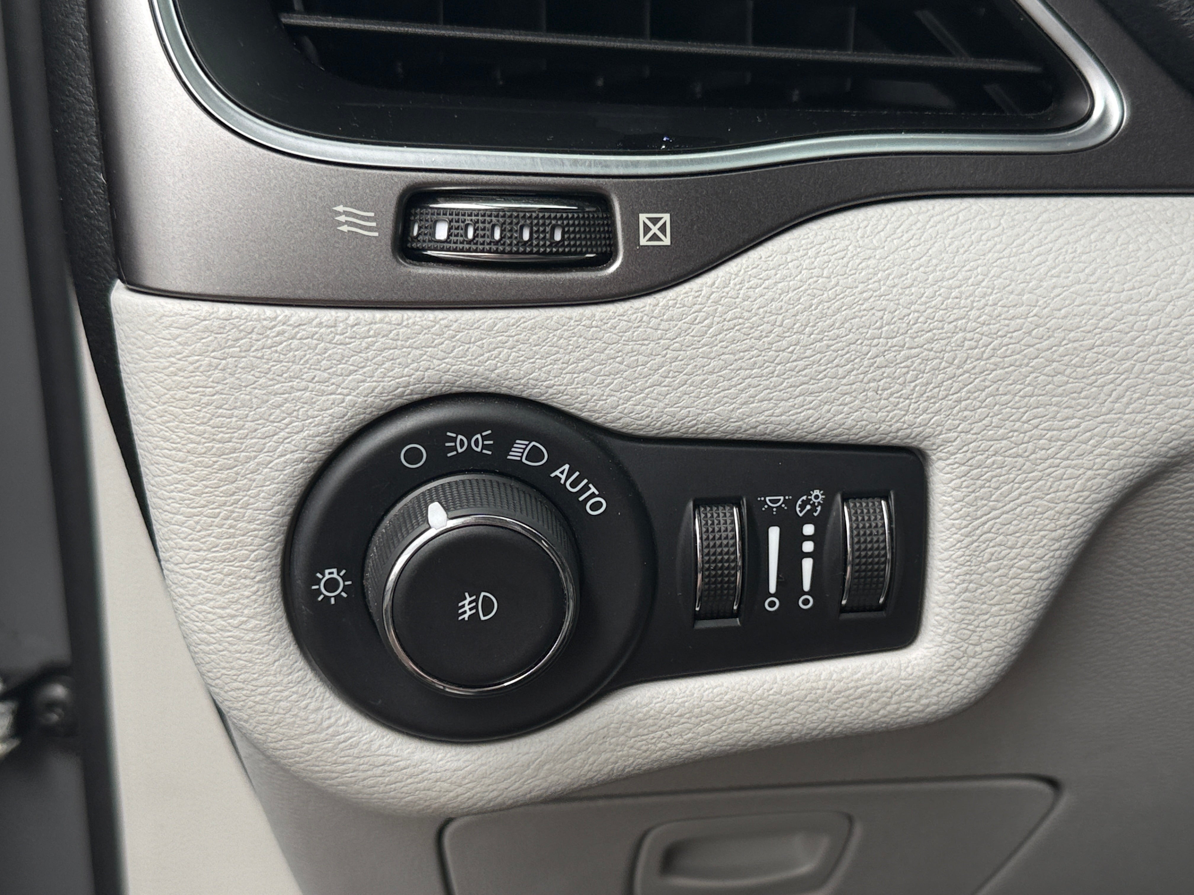 jeep cherokee 2020 1C4PJLLX0LD648943 image jeep cherokee 2020 1C4PJLLX0LD648943 image