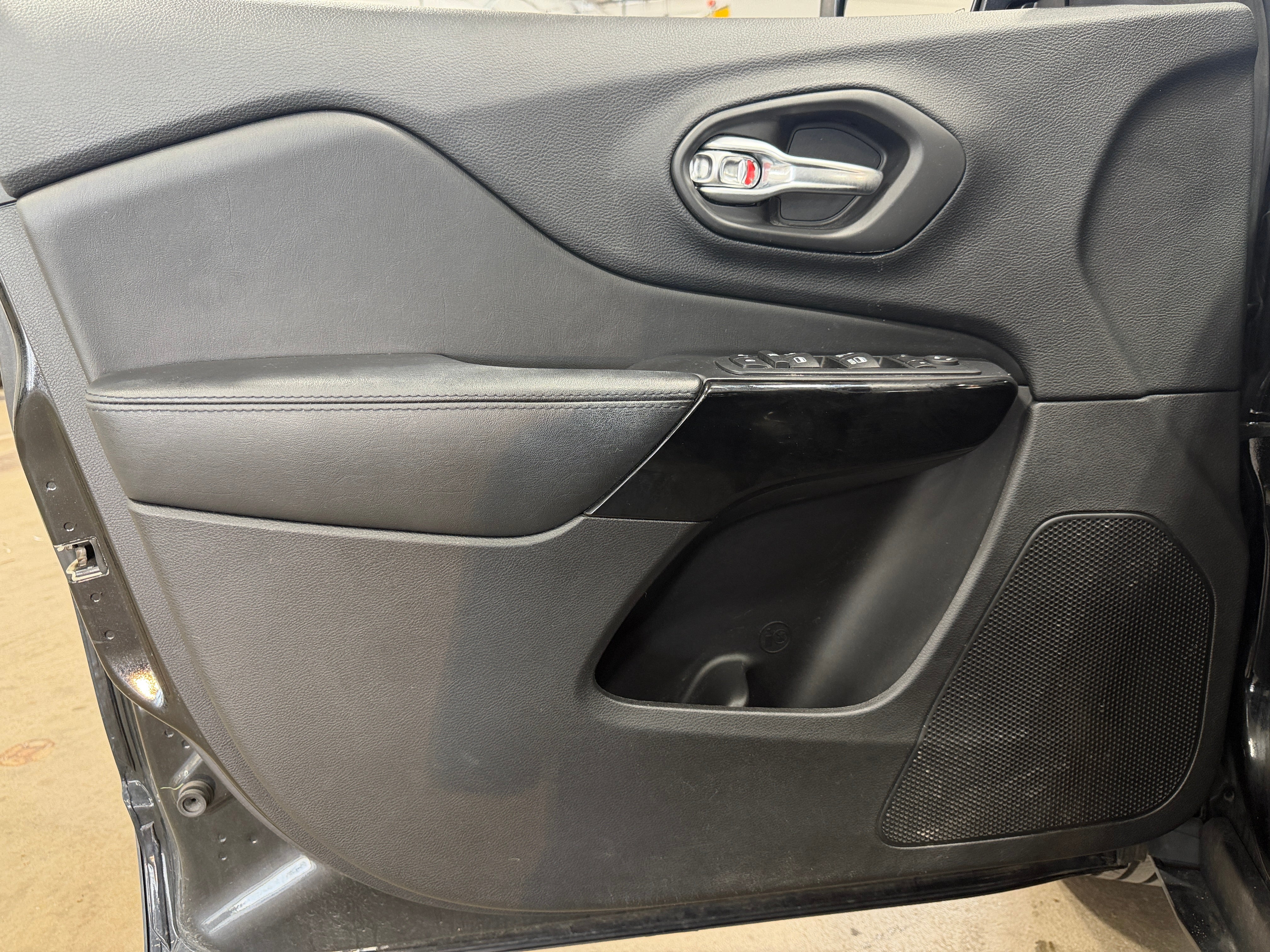 jeep cherokee 2020 1C4PJMLN5LD550897 image jeep cherokee 2020 1C4PJMLN5LD550897 image