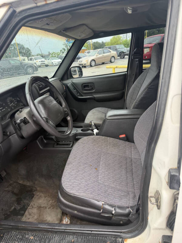 jeep cherokee 2000 1J4FF48SXYL109740 image jeep cherokee 2000 1J4FF48SXYL109740 image