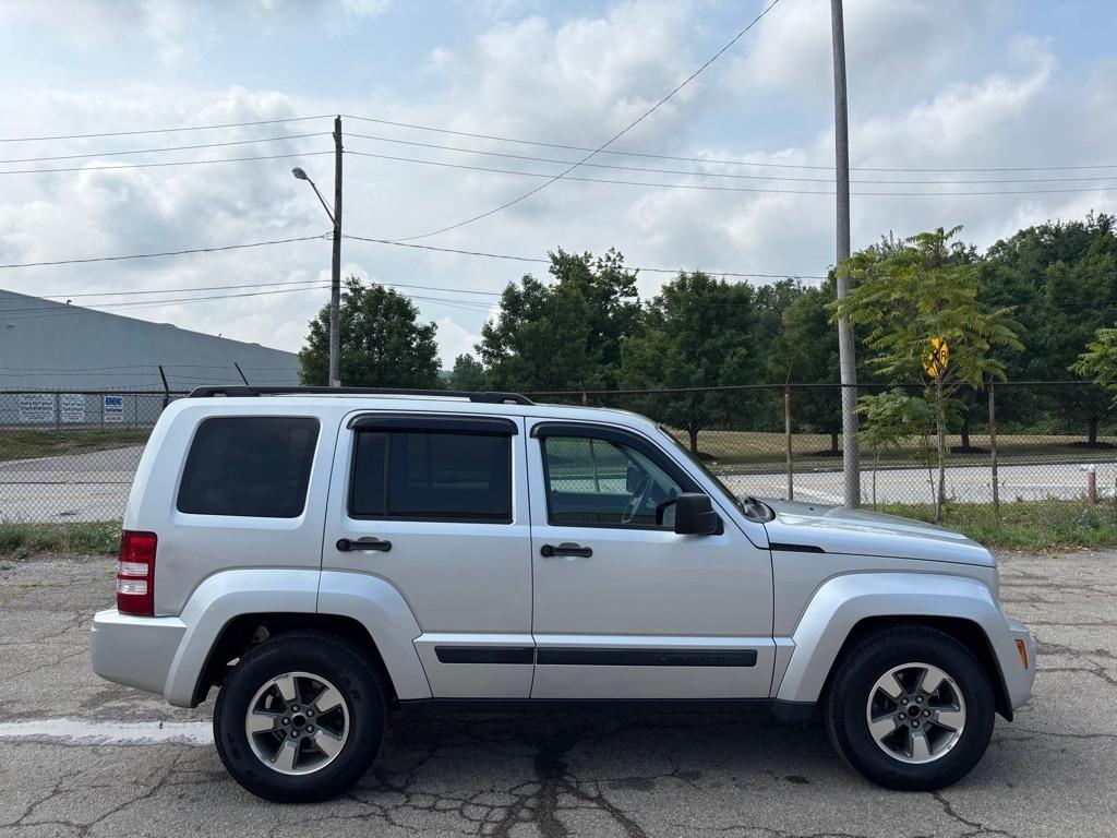 jeep liberty 2008 1J8GN28K48W260842 image jeep liberty 2008 1J8GN28K48W260842 image