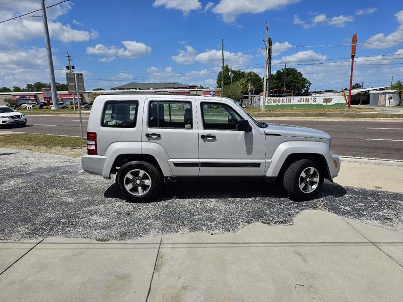 jeep liberty 2008 1J8GP28K48W270572 image jeep liberty 2008 1J8GP28K48W270572 image