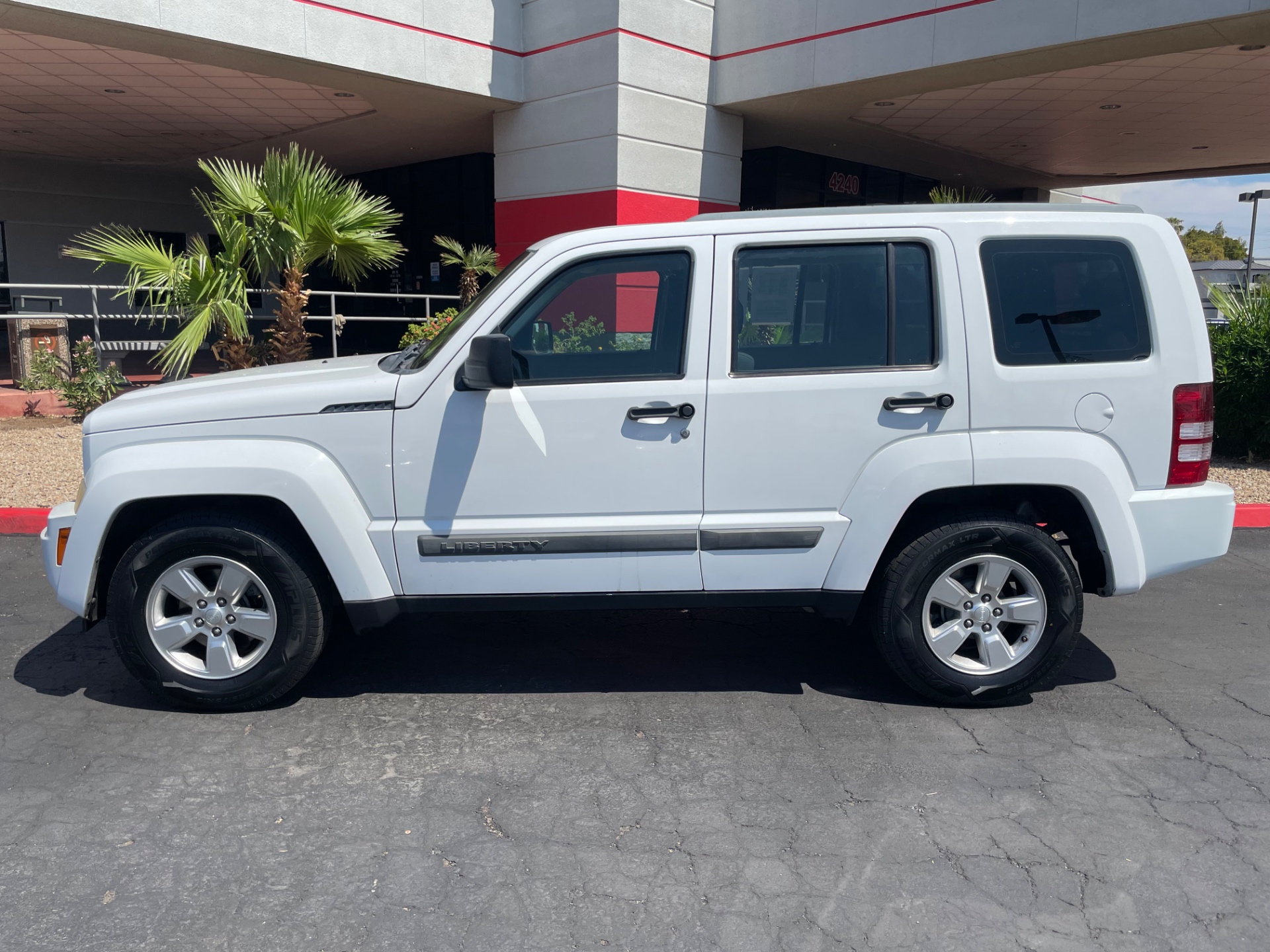 jeep liberty 2012 1C4PJLAK5CW105616 image jeep liberty 2012 1C4PJLAK5CW105616 image