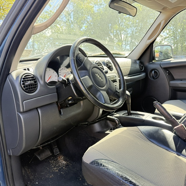 jeep liberty 2004 1J4GL48K44W295023 image jeep liberty 2004 1J4GL48K44W295023 image
