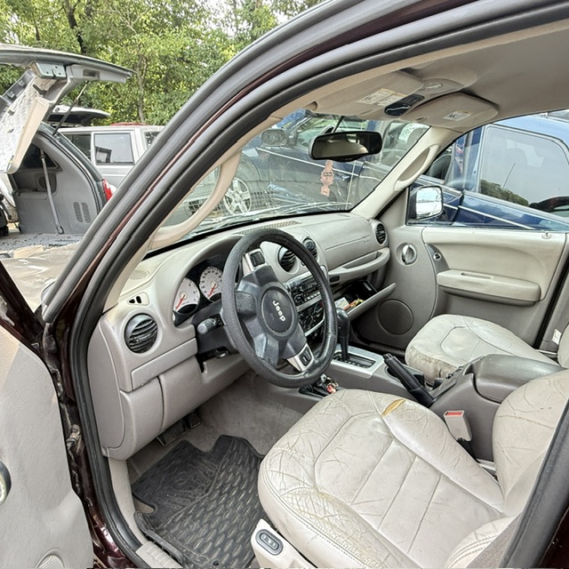 jeep liberty 2004 1J4GL58K64W207188 image jeep liberty 2004 1J4GL58K64W207188 image