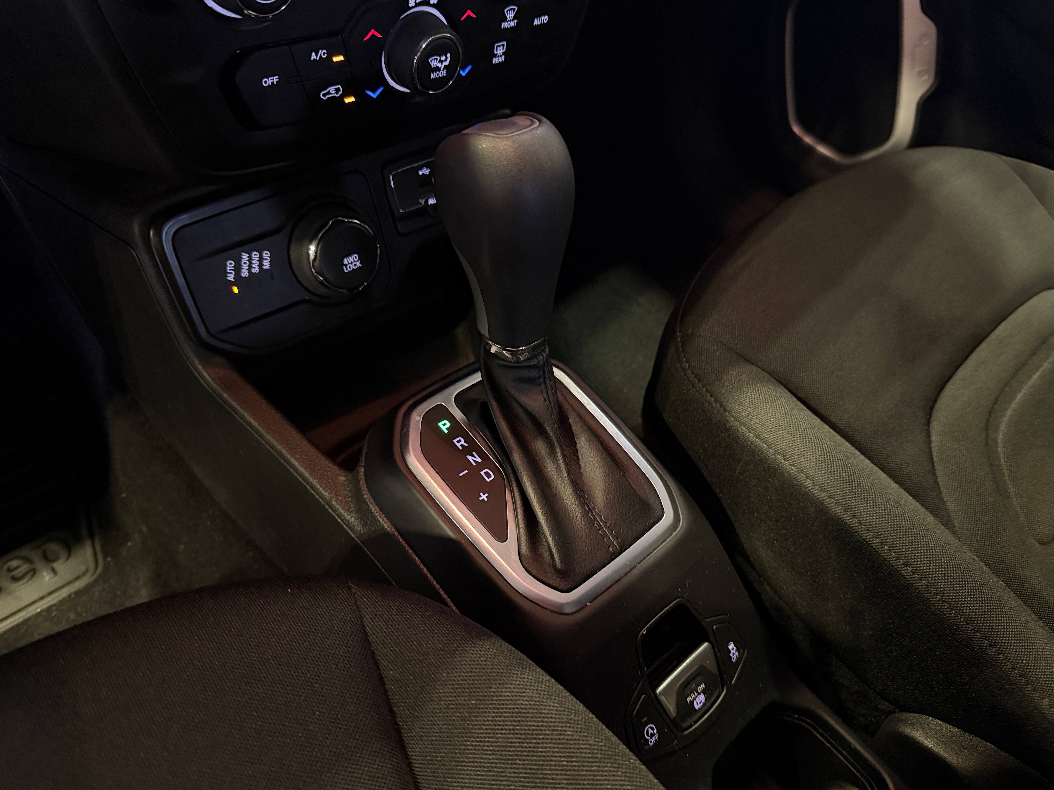 jeep renegade 2021 ZACNJDB15MPM94451 image jeep renegade 2021 ZACNJDB15MPM94451 image