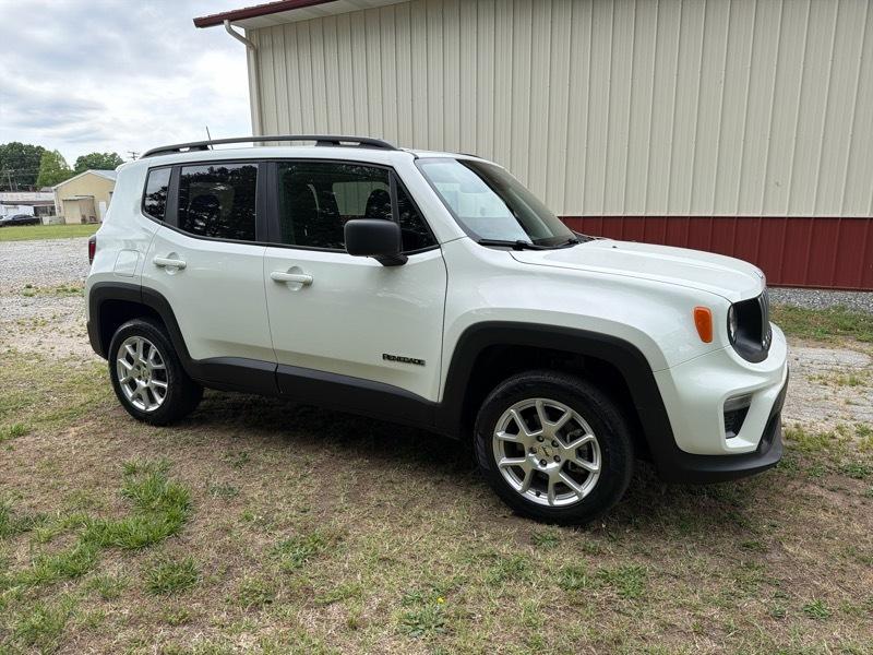 jeep renegade 2022 ZACNJDA11NPP00500 image jeep renegade 2022 ZACNJDA11NPP00500 image