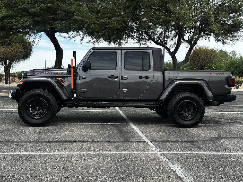jeep gladiator 2023 1C6HJTAG0PL557486 image jeep gladiator 2023 1C6HJTAG0PL557486 image