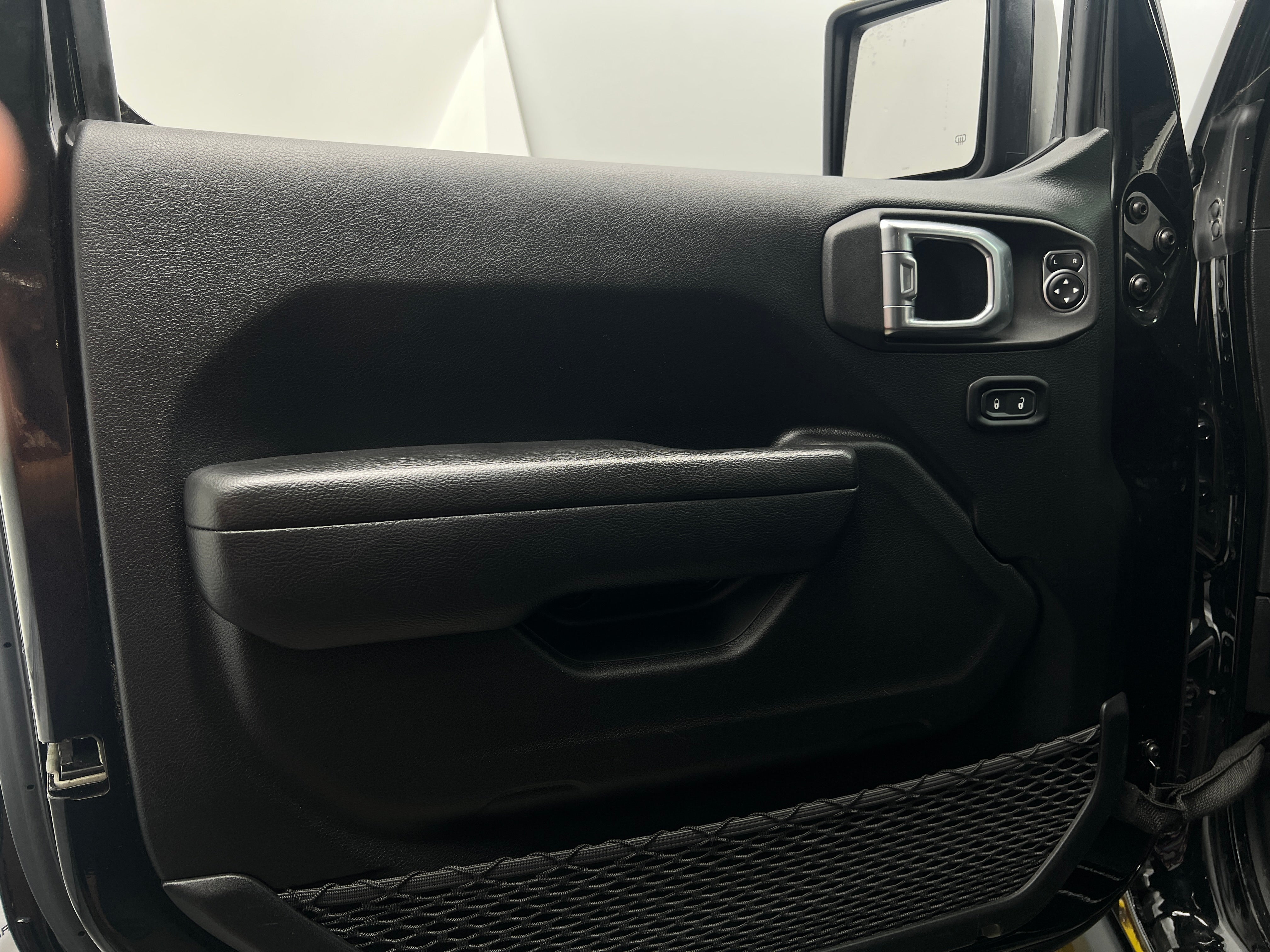 jeep gladiator 2023 1C6JJTBG7PL531368 image jeep gladiator 2023 1C6JJTBG7PL531368 image