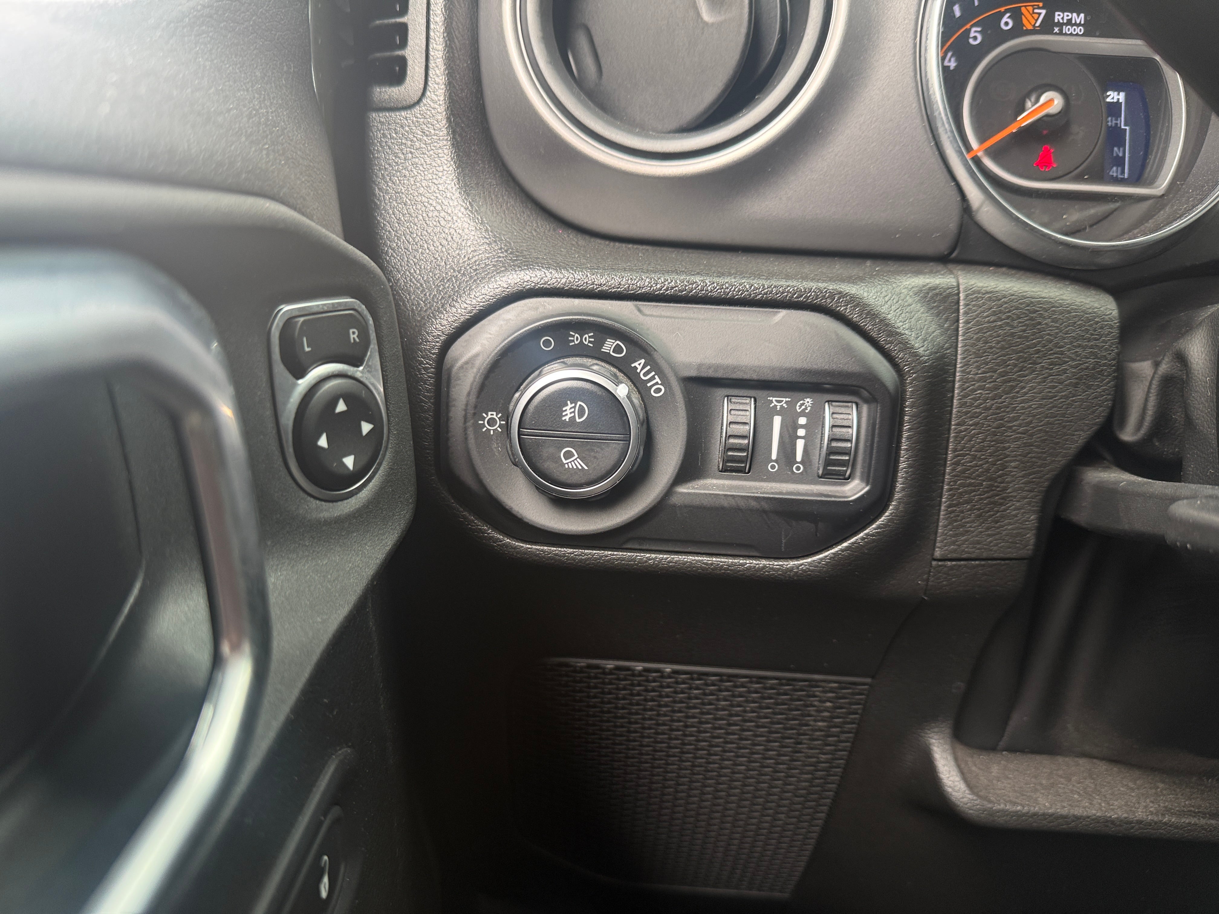 jeep gladiator 2022 1C6HJTAG0NL172992 image jeep gladiator 2022 1C6HJTAG0NL172992 image