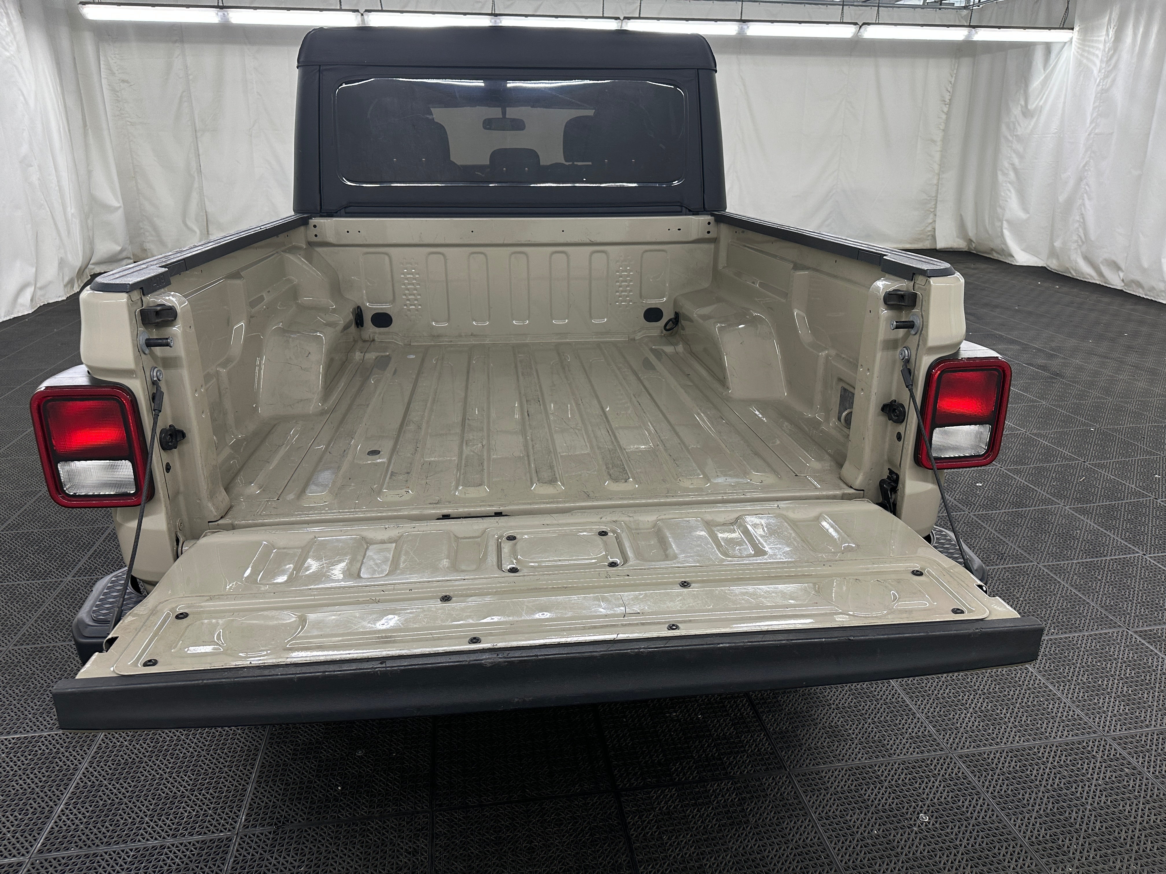 jeep gladiator 2022 1C6HJTAG0NL174127 image jeep gladiator 2022 1C6HJTAG0NL174127 image