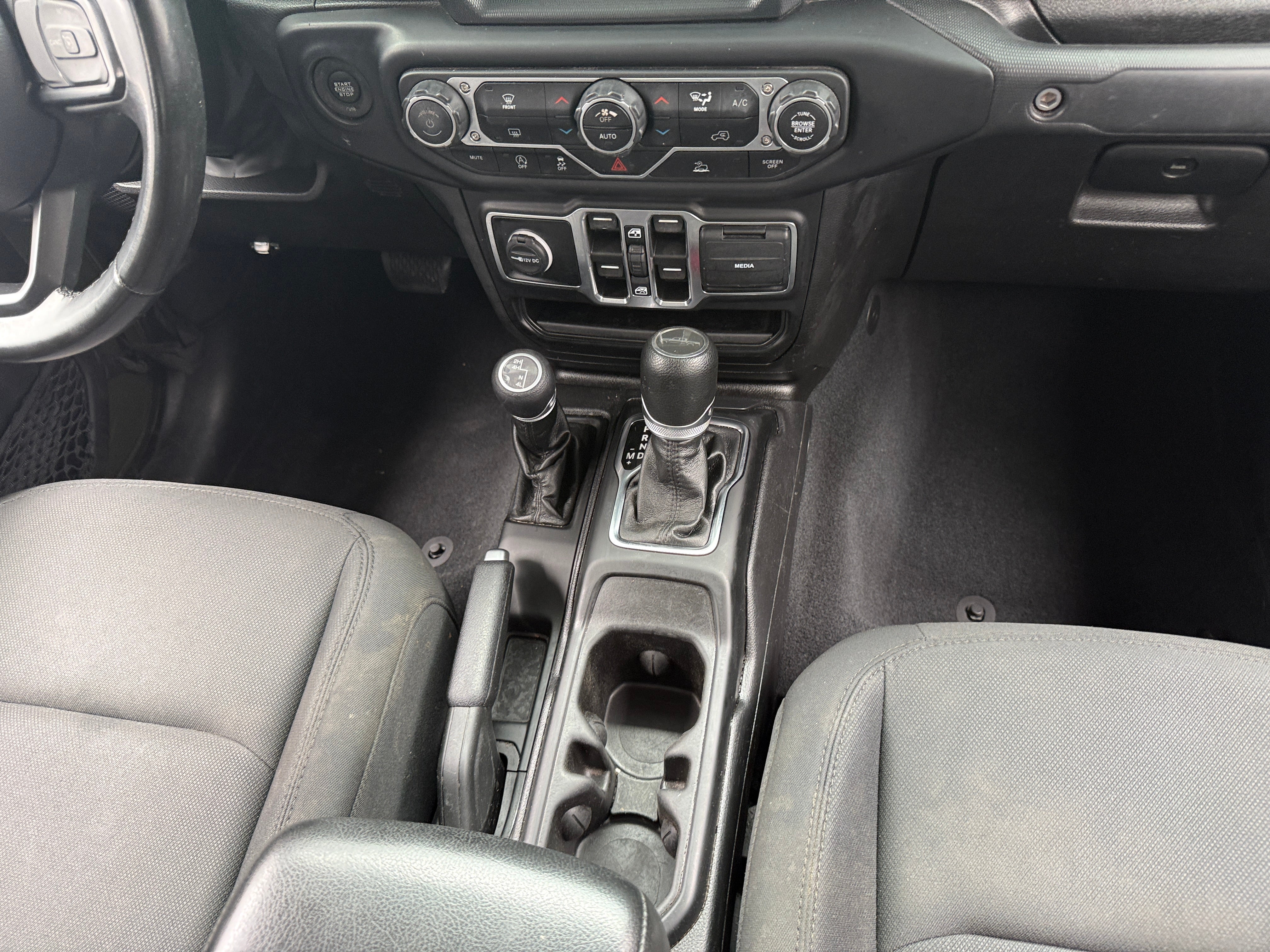 jeep gladiator 2022 1C6JJTAG3NL166640 image jeep gladiator 2022 1C6JJTAG3NL166640 image