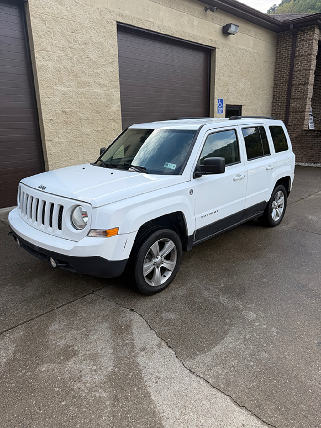 jeep patriot 2017 1C4NJRBB7HD206457 image jeep patriot 2017 1C4NJRBB7HD206457 image