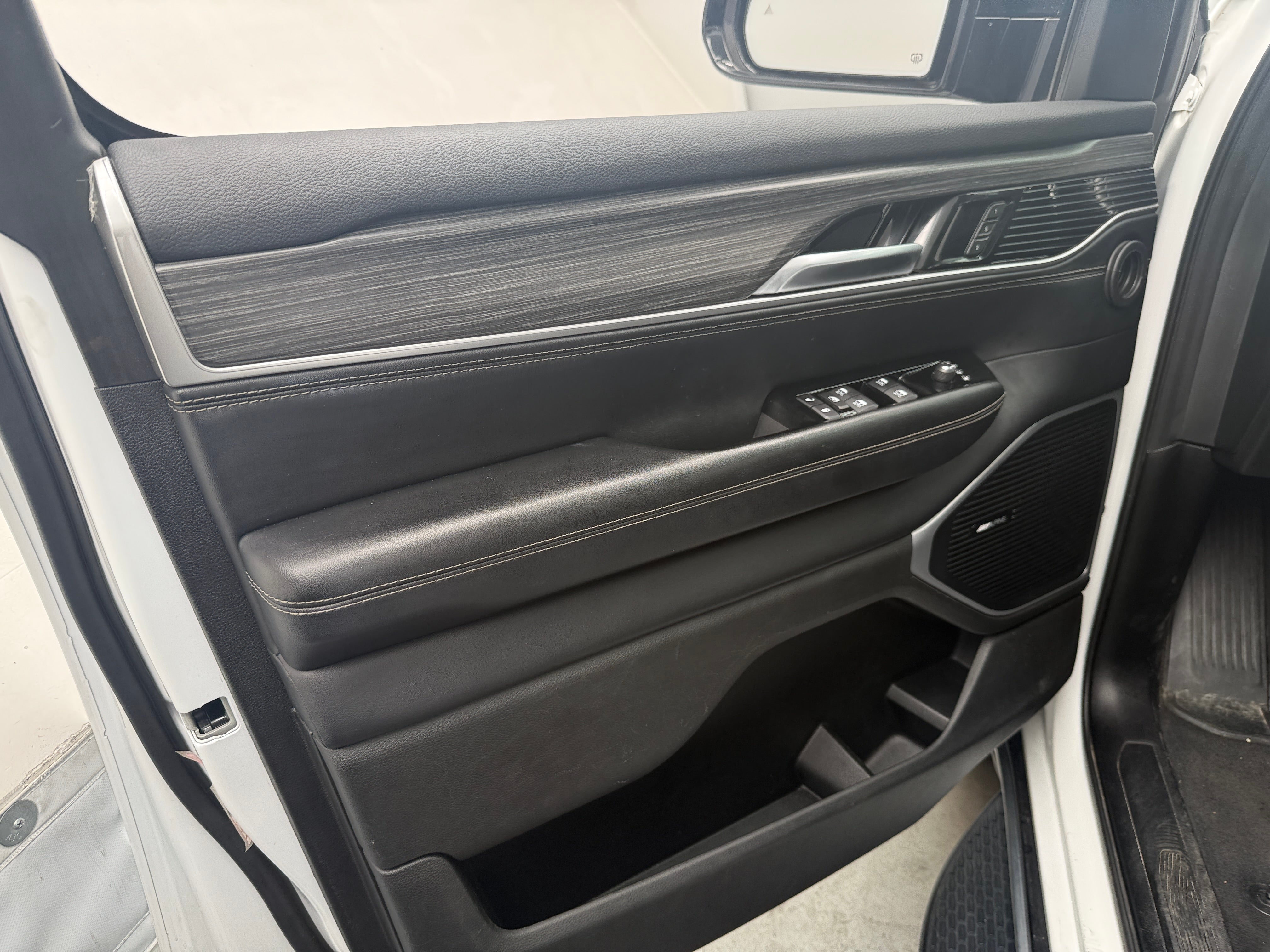 jeep wagoneer 2024 1C4SJVBP6RS136261 image jeep wagoneer 2024 1C4SJVBP6RS136261 image