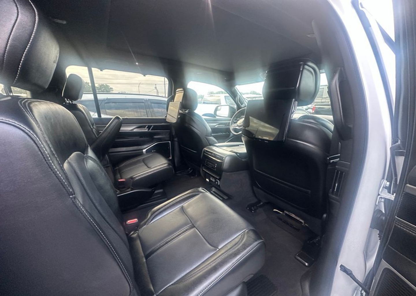 jeep wagoneer 2024 1C4SJVBP2RS137164 image jeep wagoneer 2024 1C4SJVBP2RS137164 image