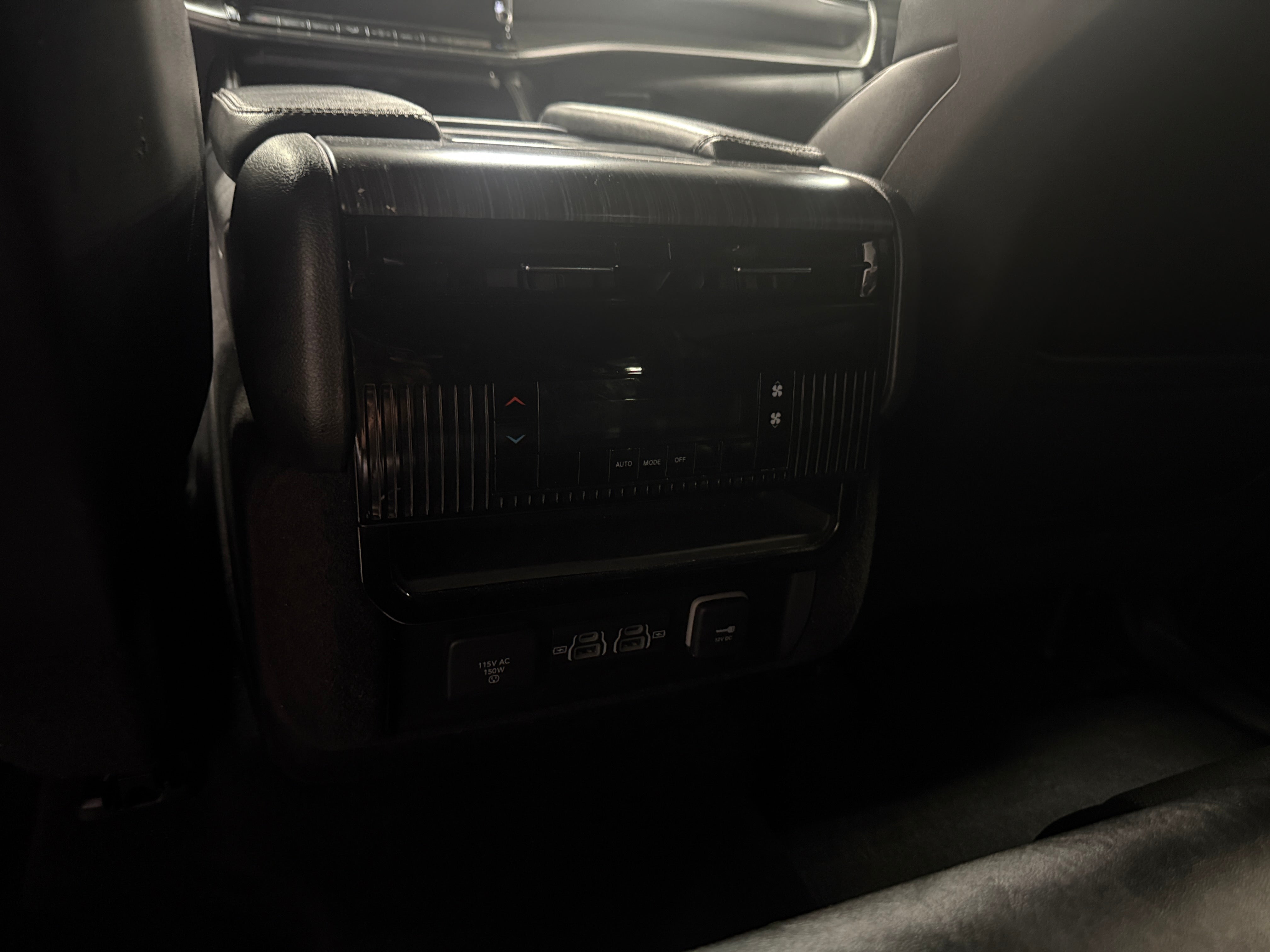 jeep wagoneer 2024 1C4SJUBP9RS136619 image jeep wagoneer 2024 1C4SJUBP9RS136619 image
