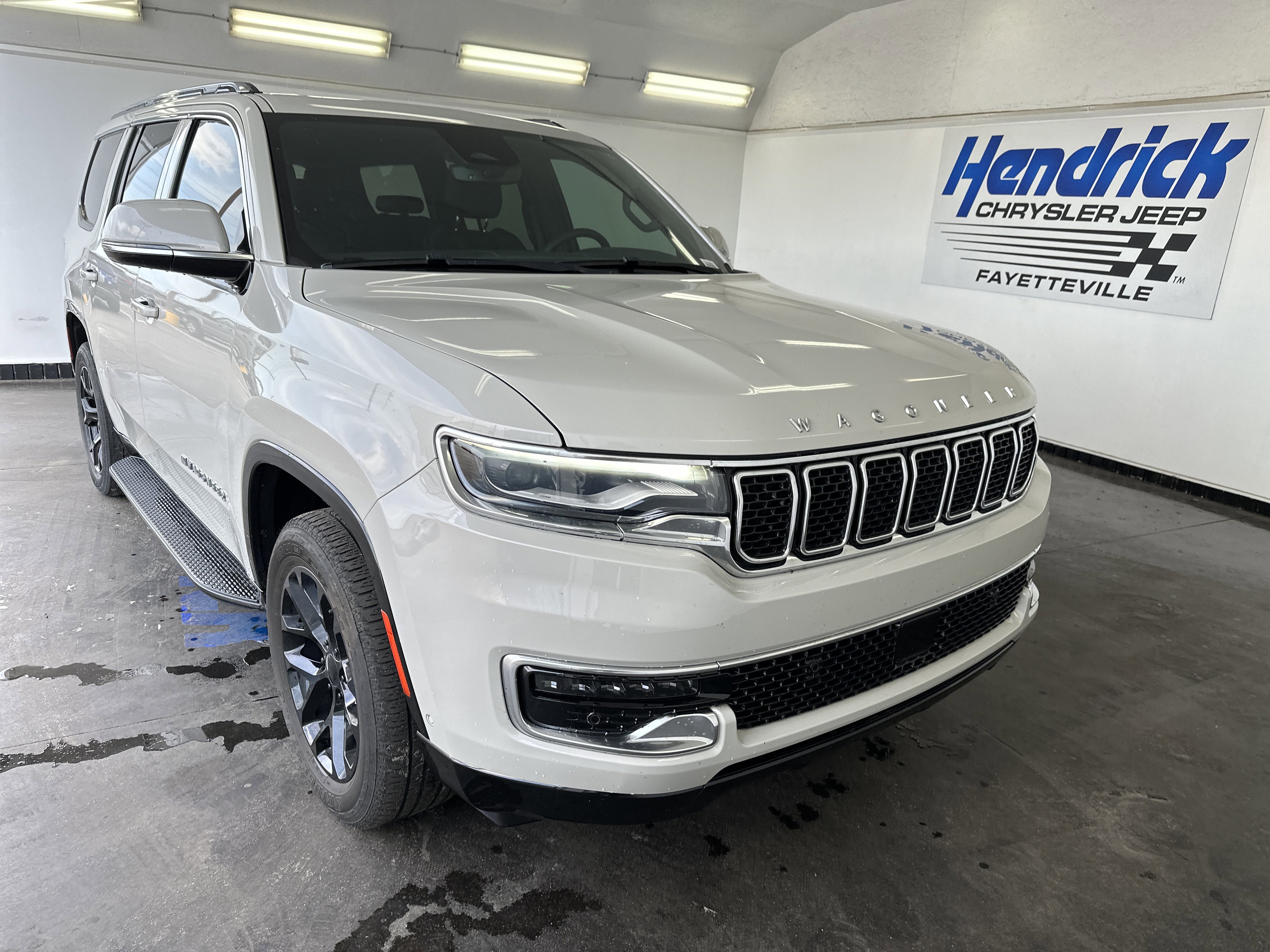 jeep wagoneer 2022 1C4SJUAT5NS183400 image jeep wagoneer 2022 1C4SJUAT5NS183400 image