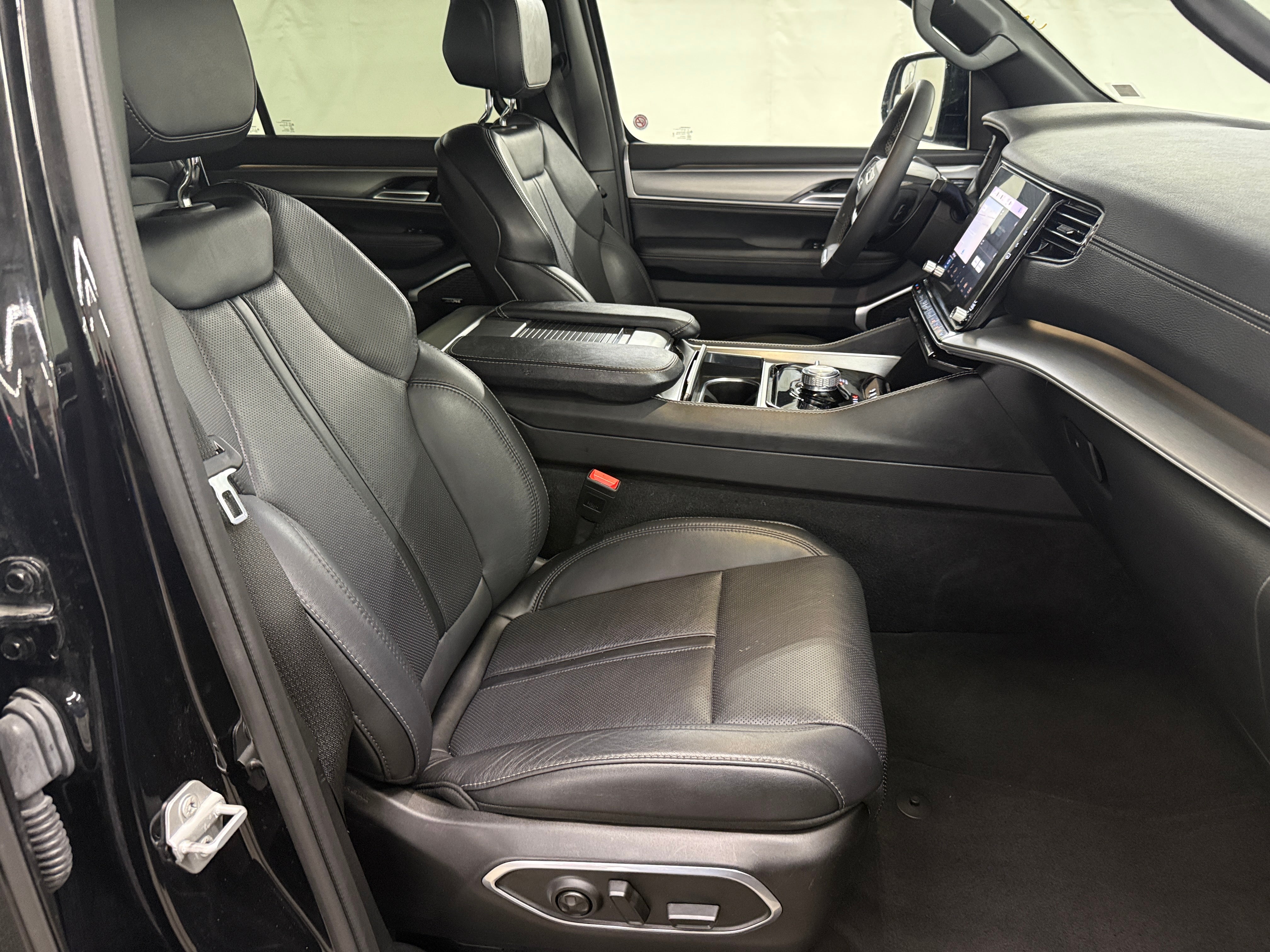 jeep wagoneer 2025 1C4SJVBP6SS500331 image jeep wagoneer 2025 1C4SJVBP6SS500331 image