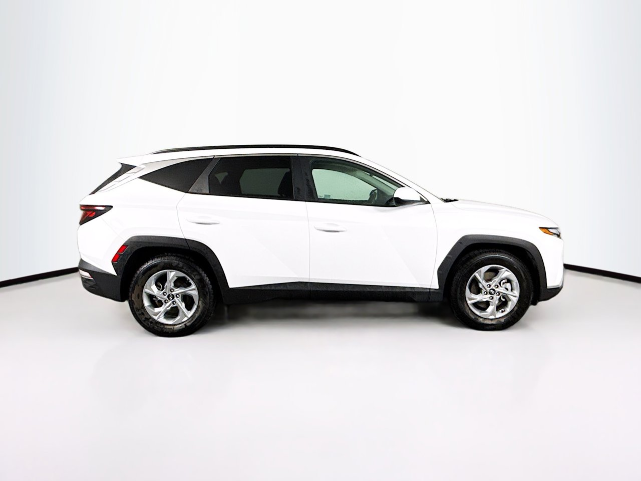 hyundai tucson 2024 5NMJB3DE1RH358985 image hyundai tucson 2024 5NMJB3DE1RH358985 image