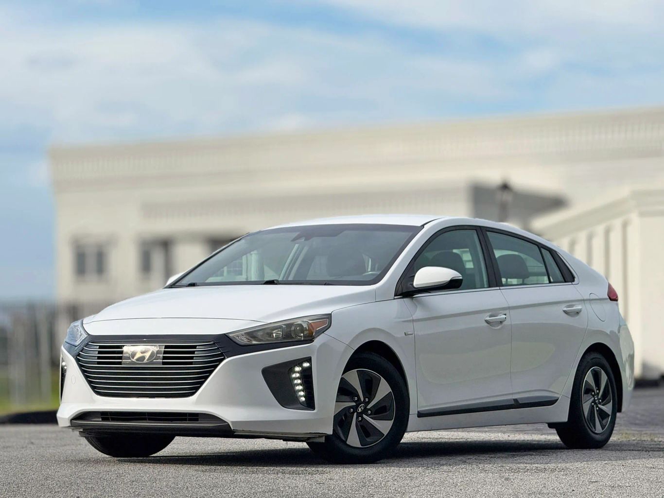 hyundai ioniq 2018 KMHC75LC9JU072977 image hyundai ioniq 2018 KMHC75LC9JU072977 image