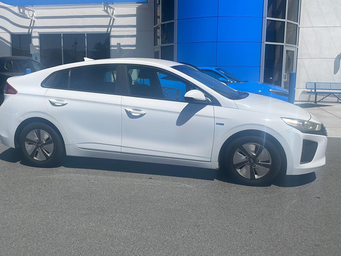 hyundai ioniq 2018 KMHC65LCXJU100899 image hyundai ioniq 2018 KMHC65LCXJU100899 image