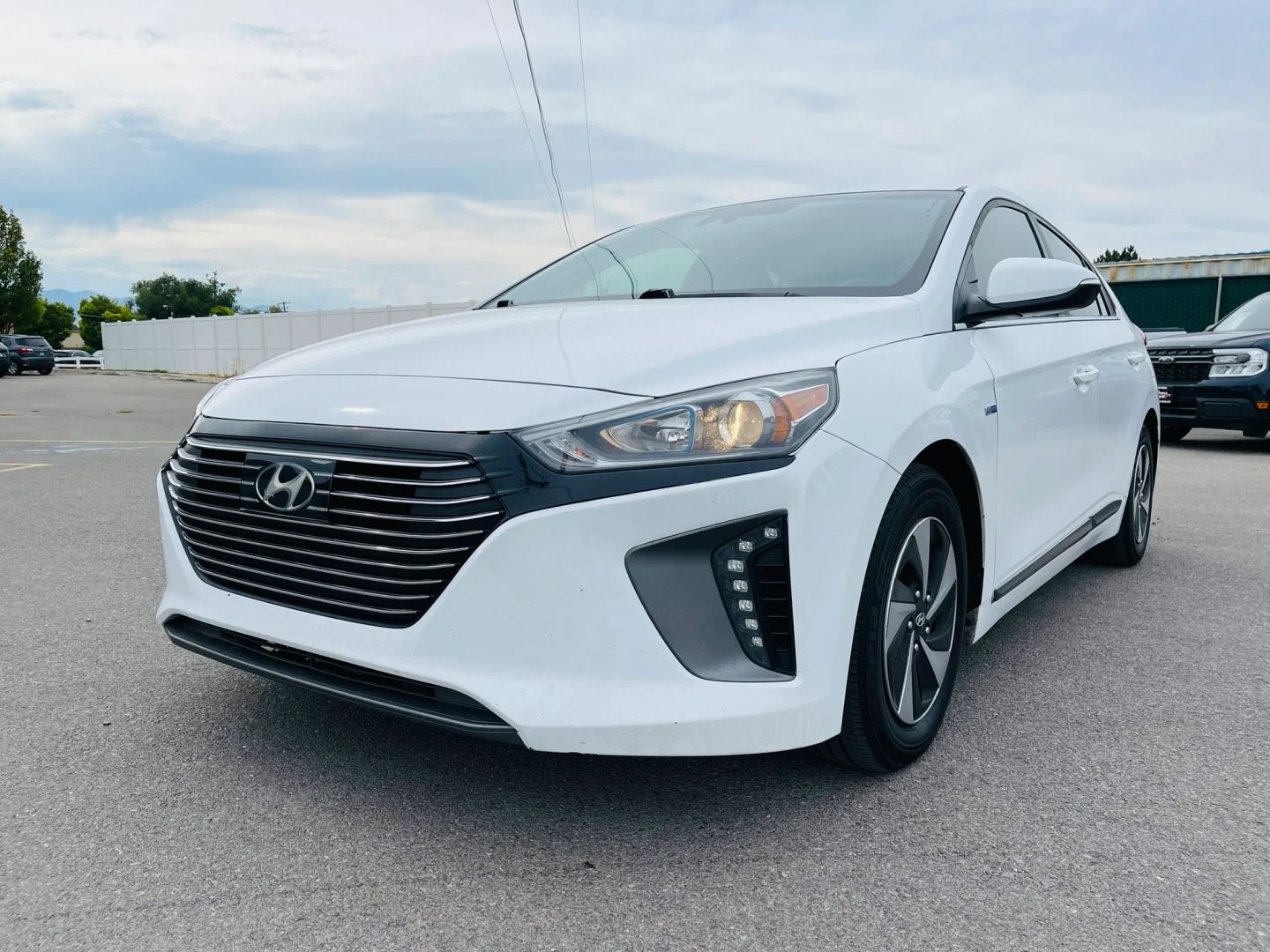 hyundai ioniq 2019 KMHC75LC3KU124668 image hyundai ioniq 2019 KMHC75LC3KU124668 image