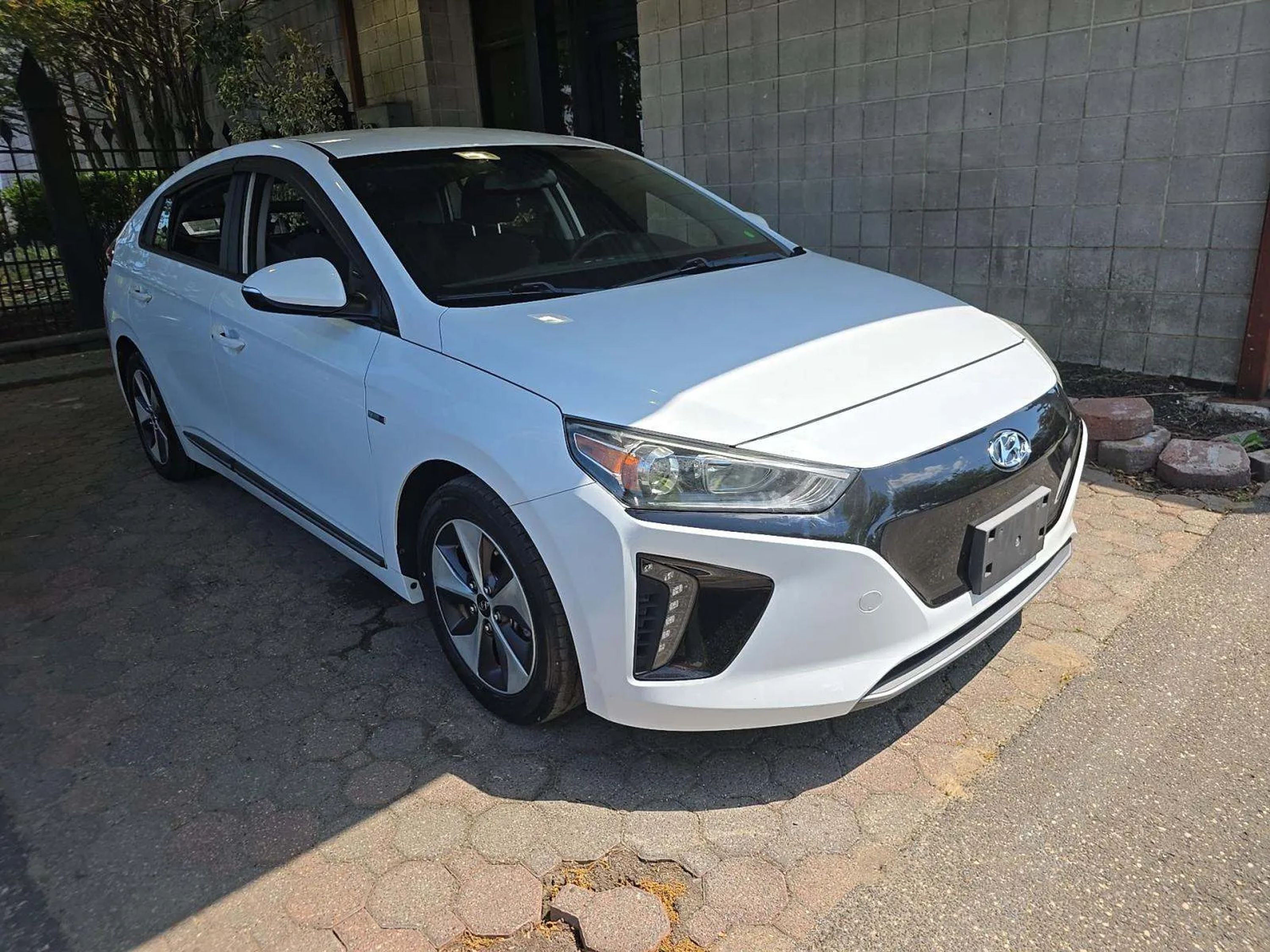 hyundai ioniq 2019 KMHC75LH9KU044450 image hyundai ioniq 2019 KMHC75LH9KU044450 image