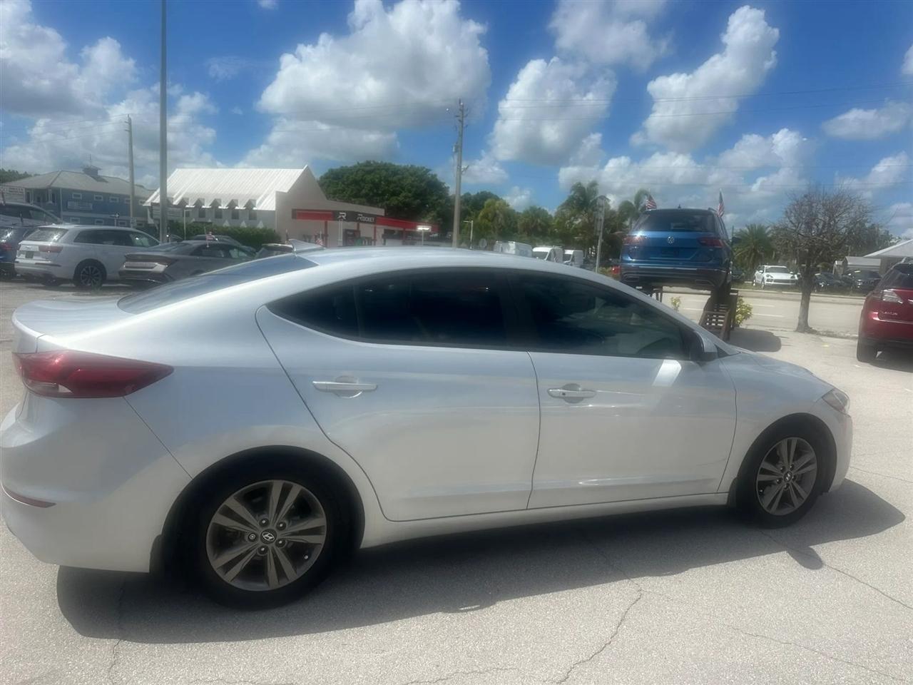hyundai elantra 2018 5NPD84LF3JH384152 image hyundai elantra 2018 5NPD84LF3JH384152 image