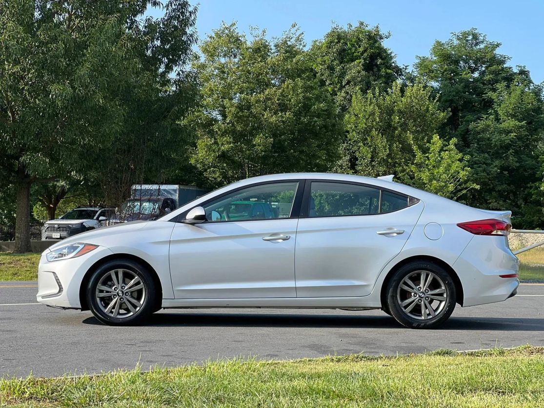 hyundai elantra 2017 5NPD84LF4HH032207 image hyundai elantra 2017 5NPD84LF4HH032207 image