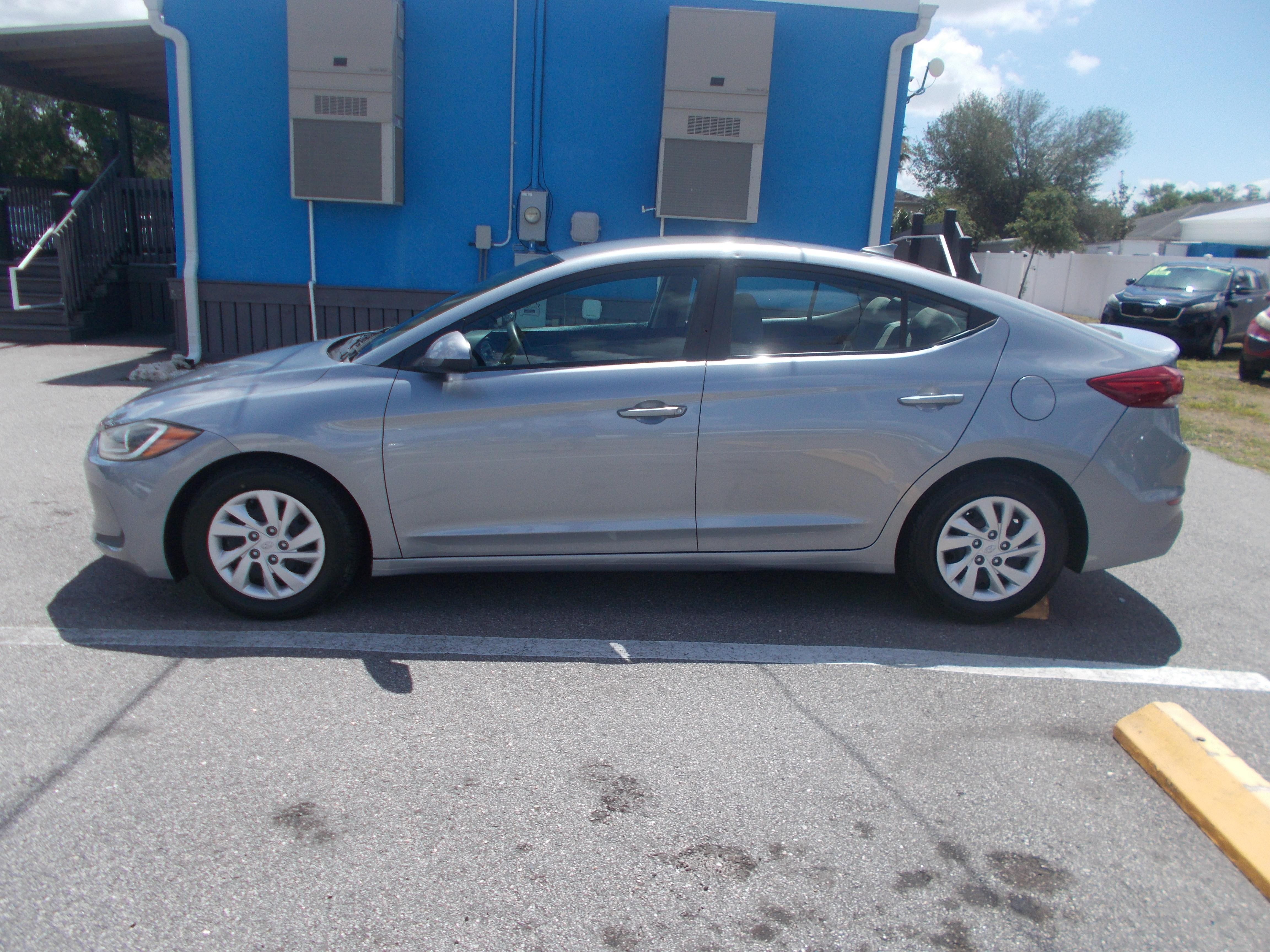 hyundai elantra 2017 5NPD74LF4HH116045 image