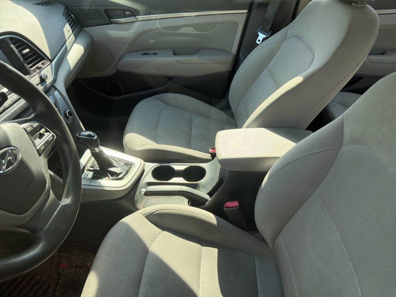 hyundai elantra 2017 5NPD84LF3HH147784 image hyundai elantra 2017 5NPD84LF3HH147784 image
