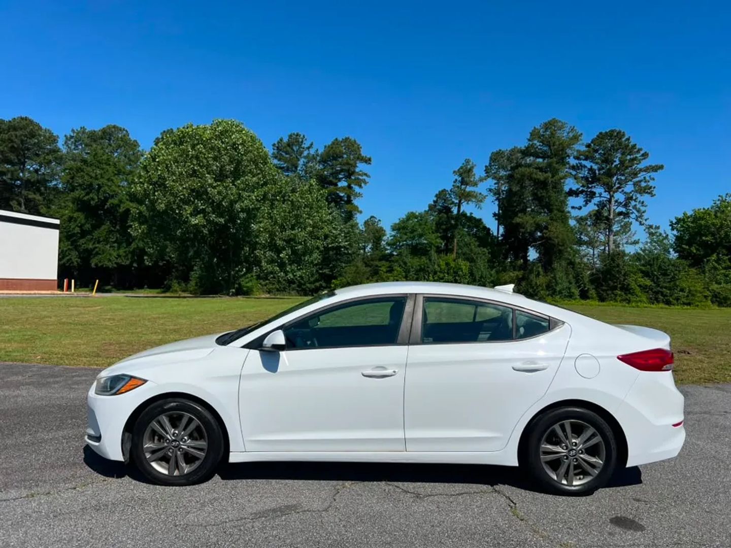 hyundai elantra 2017 5NPD84LF1HH085608 image hyundai elantra 2017 5NPD84LF1HH085608 image