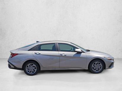 hyundai elantra 2024 KMHLM4DG7RU703385 image hyundai elantra 2024 KMHLM4DG7RU703385 image