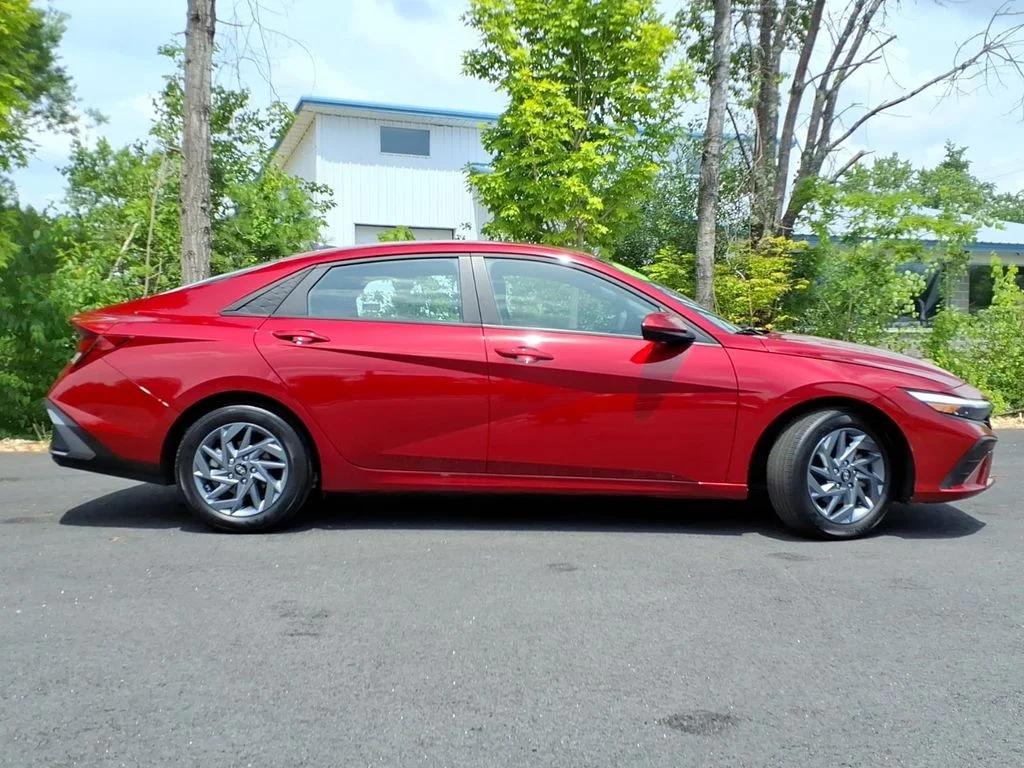 hyundai elantra 2024 KMHLM4DG1RU780009 image hyundai elantra 2024 KMHLM4DG1RU780009 image