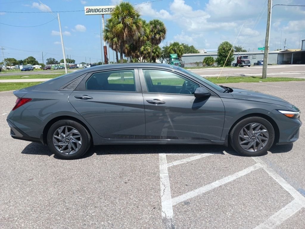 hyundai elantra 2024 KMHLM4DG8RU711995 image hyundai elantra 2024 KMHLM4DG8RU711995 image