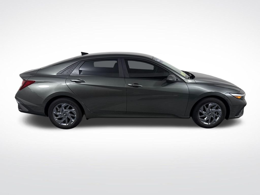 hyundai elantra 2024 KMHLM4DG3RU773949 image hyundai elantra 2024 KMHLM4DG3RU773949 image