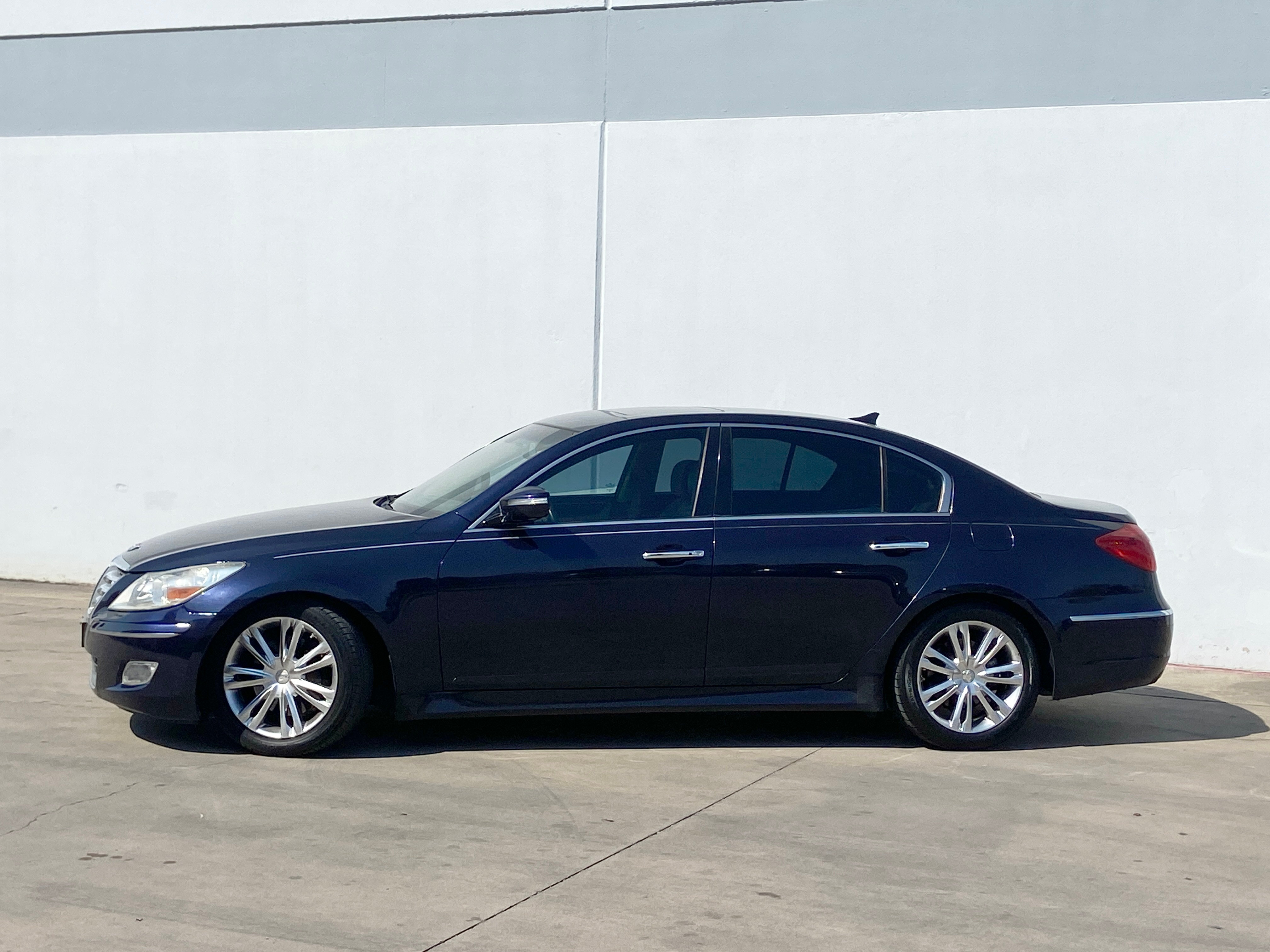 hyundai genesis 2013 KMHGC4DD3DU222116 image hyundai genesis 2013 KMHGC4DD3DU222116 image