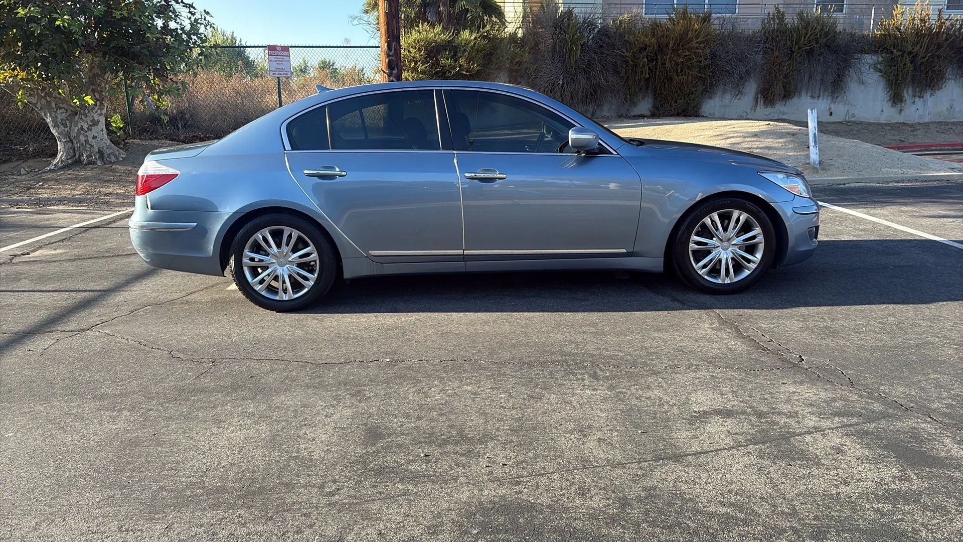hyundai genesis 2010 KMHGC4DF2AU094044 image hyundai genesis 2010 KMHGC4DF2AU094044 image