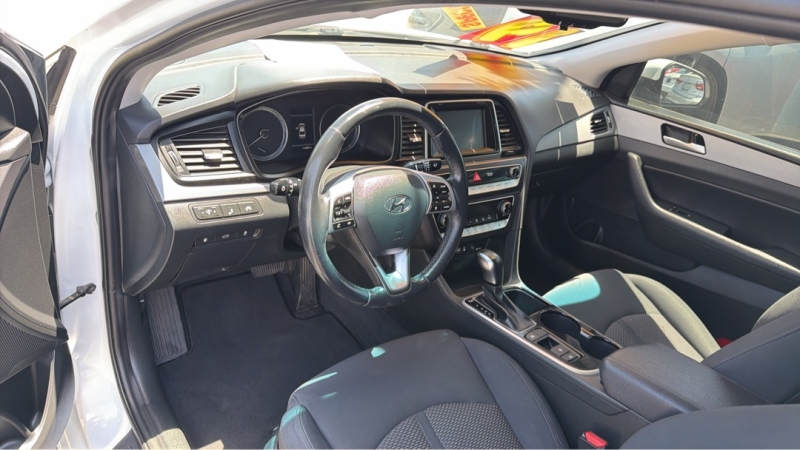 hyundai sonata 2019 5NPE34AF1KH820777 image hyundai sonata 2019 5NPE34AF1KH820777 image
