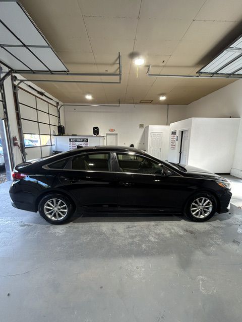 hyundai sonata 2018 5NPE24AF6JH633777 image hyundai sonata 2018 5NPE24AF6JH633777 image