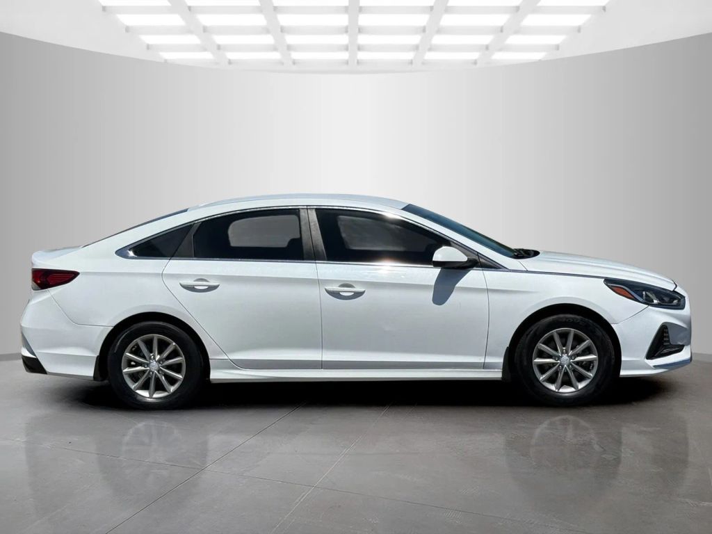 hyundai sonata 2018 5NPE24AF6JH714097 image hyundai sonata 2018 5NPE24AF6JH714097 image