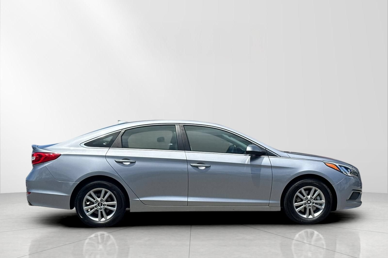 hyundai sonata 2017 5NPE24AF1HH486665 image hyundai sonata 2017 5NPE24AF1HH486665 image