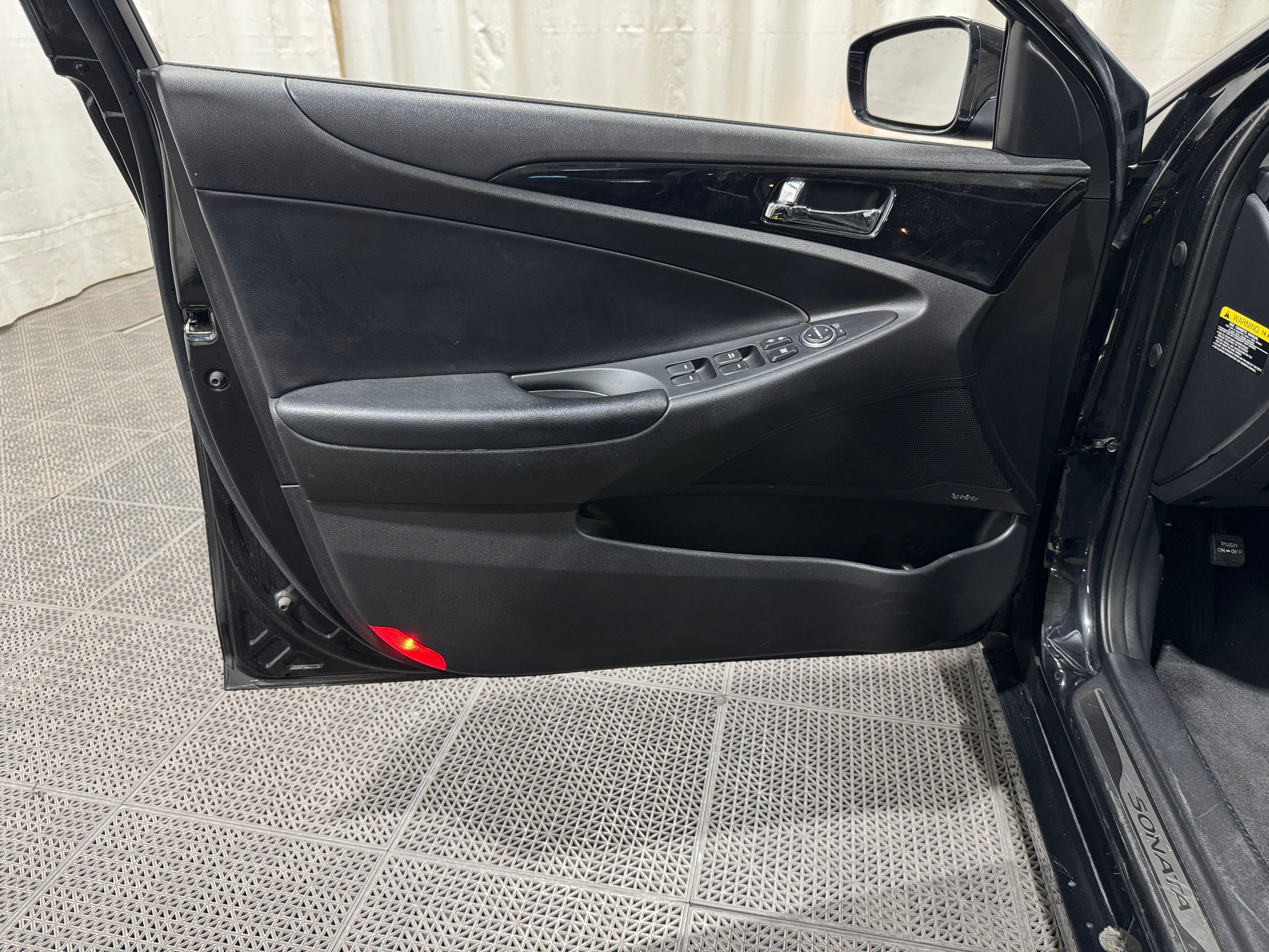 hyundai sonata 2012 5NPEC4ABXCH369024 image hyundai sonata 2012 5NPEC4ABXCH369024 image