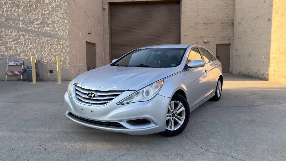 hyundai sonata 2013 5NPEB4AC3DH732941 image hyundai sonata 2013 5NPEB4AC3DH732941 image