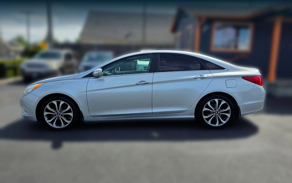 hyundai sonata 2013 5NPEC4ABXDH579379 image hyundai sonata 2013 5NPEC4ABXDH579379 image