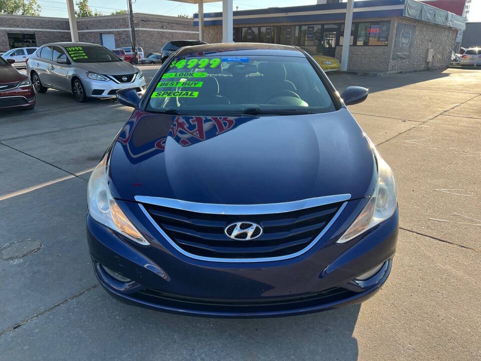 hyundai sonata 2013 5NPEB4AC7DH770561 image hyundai sonata 2013 5NPEB4AC7DH770561 image
