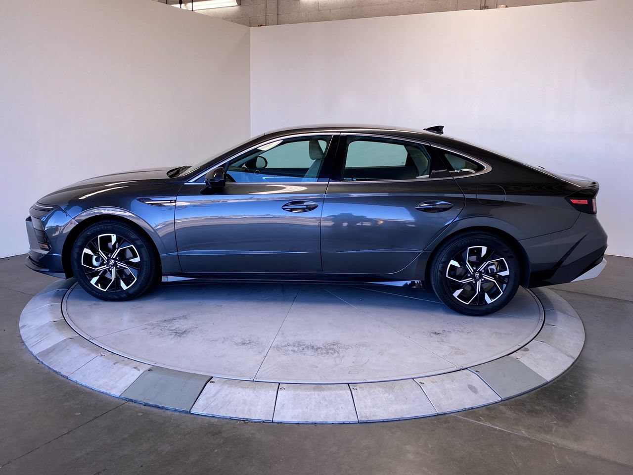 hyundai sonata 2025 KMHL64JA0SA499868 image hyundai sonata 2025 KMHL64JA0SA499868 image