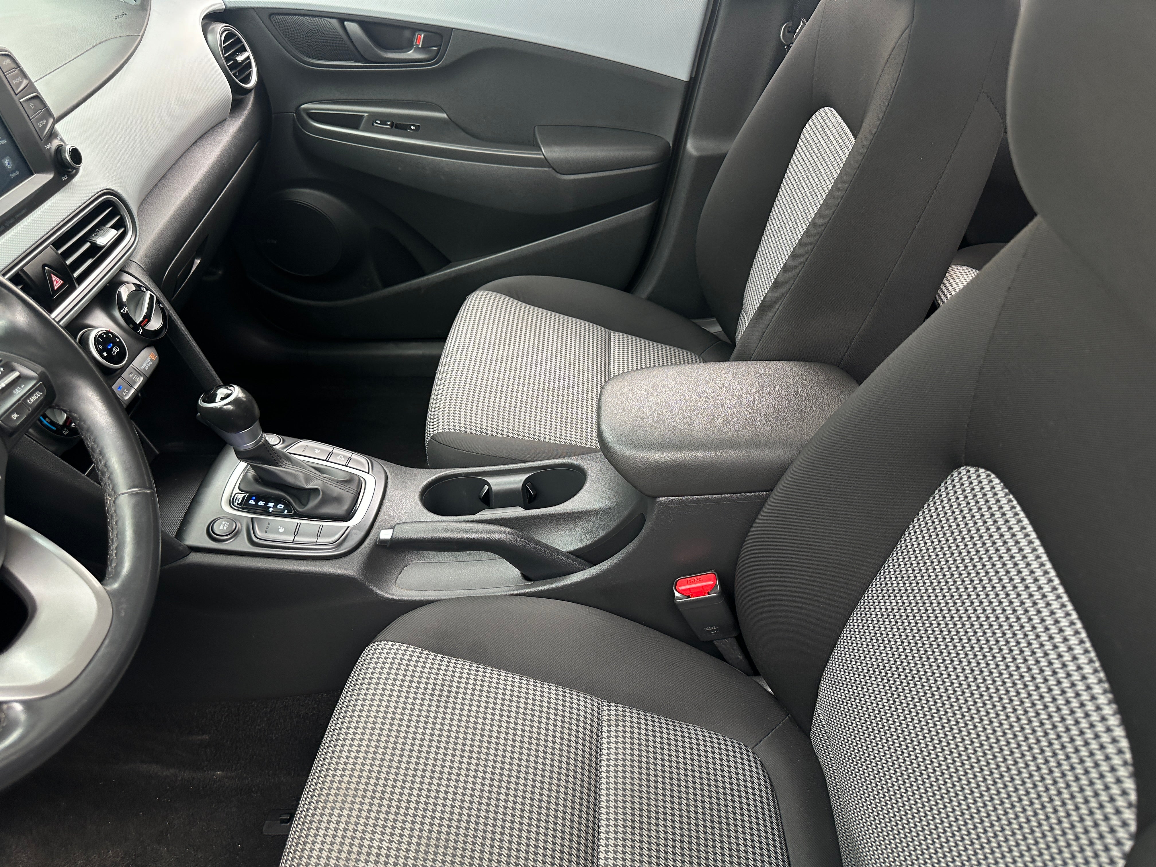 hyundai kona 2019 KM8K6CAA6KU350630 image hyundai kona 2019 KM8K6CAA6KU350630 image