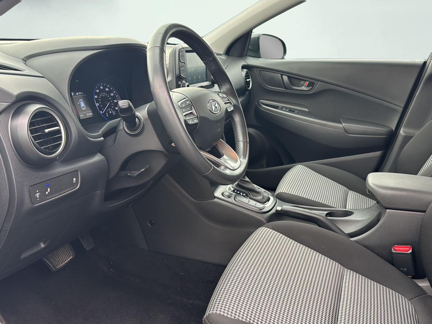 hyundai kona 2018 KM8K2CAA2JU129584 image hyundai kona 2018 KM8K2CAA2JU129584 image