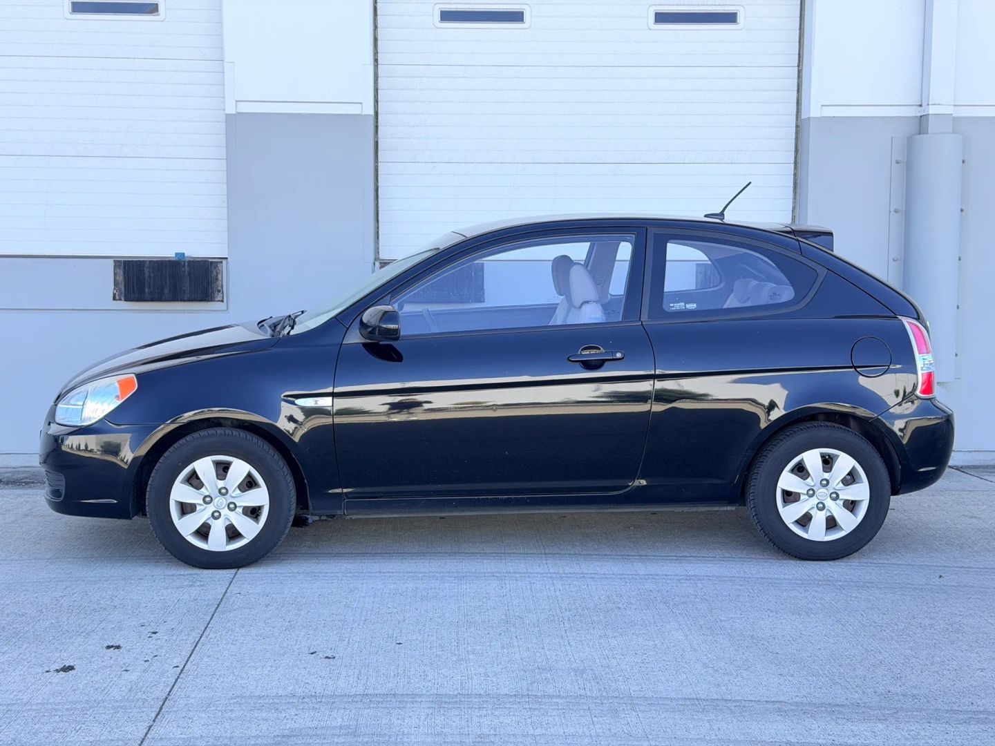 hyundai accent 2011 KMHCM3ACXBU195057 image hyundai accent 2011 KMHCM3ACXBU195057 image